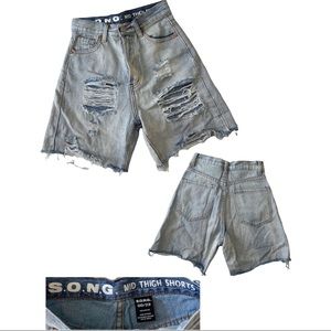 Mid thigh distressed jean shorts!